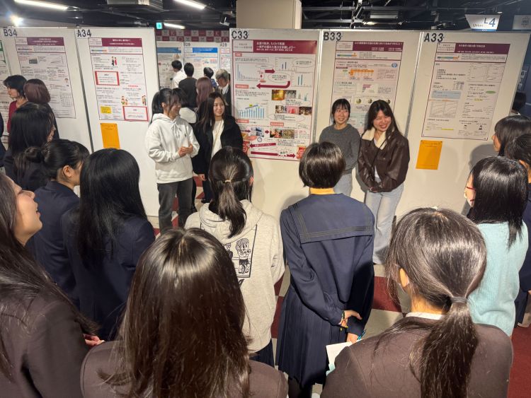 リサーチフェスタにて、STAGE生がポスター発表を行いました！