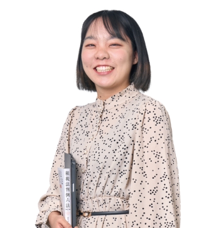法学部 法学科 4年次　坂井 愛美さん 兵庫県立加古川西高校出身 大阪国税局に国税専門官として採用