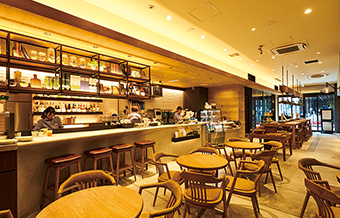 スタイリッシュなCAFFÉ & BAR