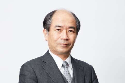 佐藤泰弘 教授(文学部長)