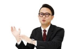 経営学部 佐藤 圭 准教授
